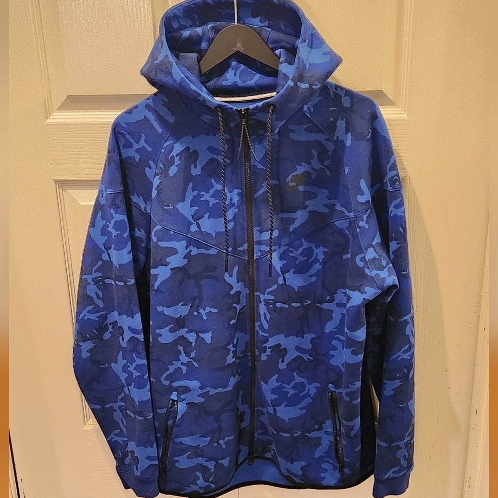 Nike Mens Camo Tech Fleece Hoodie (XL)